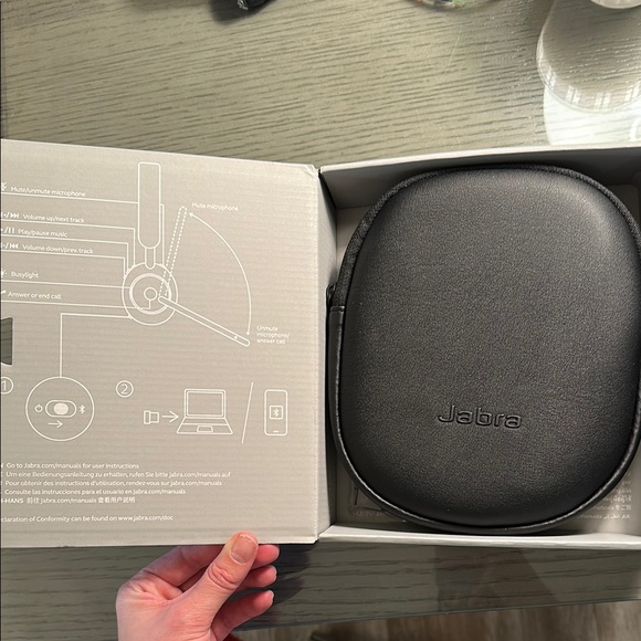 Jabra BRAND NEW IN BOX Evolve2 65 Wireless Headphones - Black - Picture 9 of 11